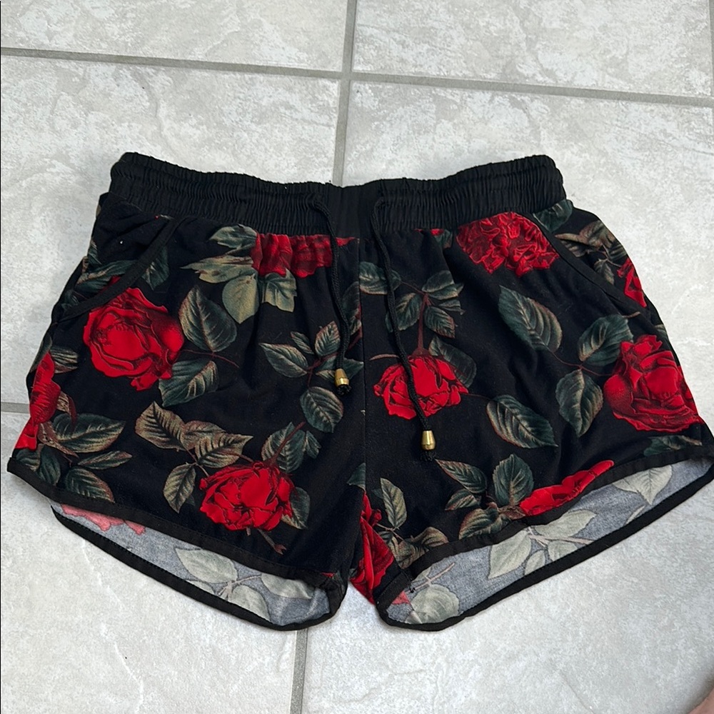 Indero L/XL Floral Black and Red Women's Shorts